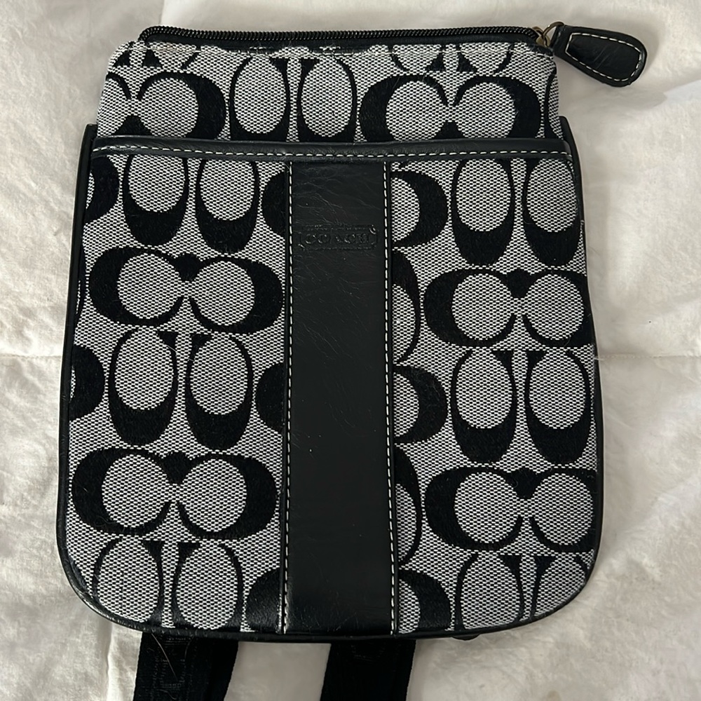 Coach Hand Bag - Picture 4 of 5